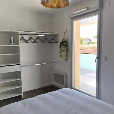 Magnifique Neuf Au Centre D'istres *